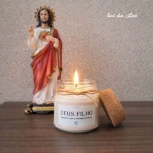 VELA DEUS FILHO ORANDO COM A SAGRADA FAMILIA