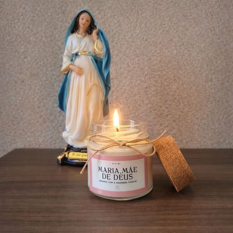 VELA MARIA, MãE DE DEUS ORANDO COM A SAGRADA FAMILIA
