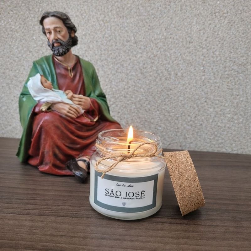 VELA SAO JOSE ORANDO COM A SAGRADA FAMILIA